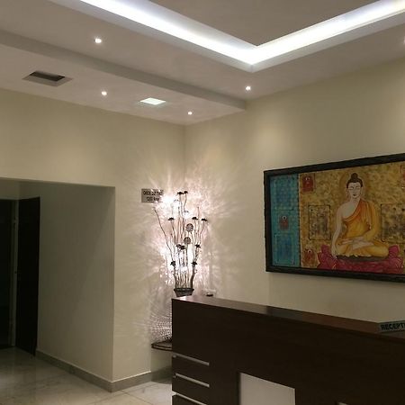 Hotel Surya Haldwāni Exteriör bild